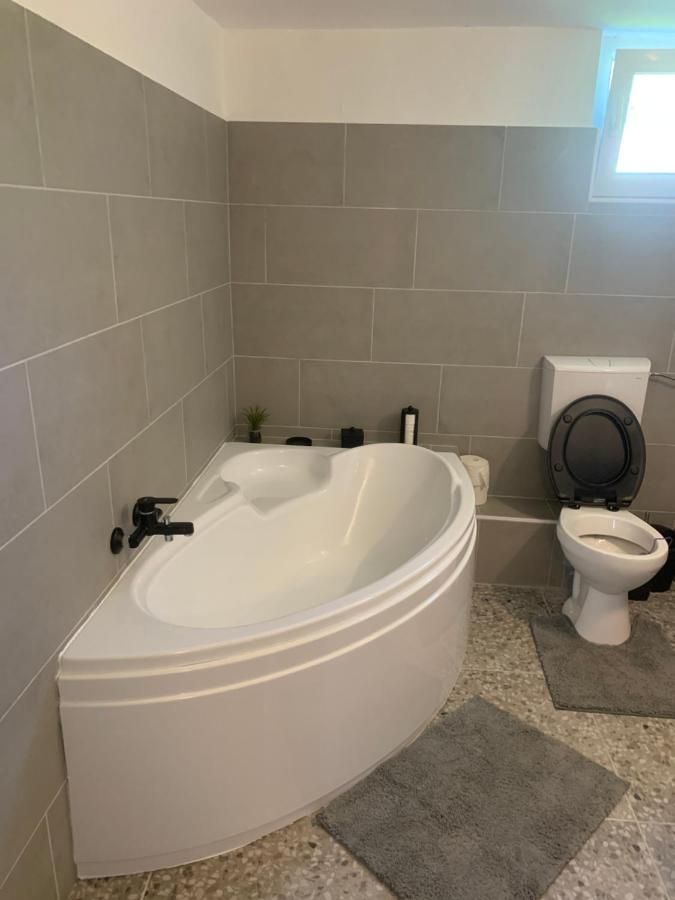 Dora Vendeghaz Apartment Letenye Ngoại thất bức ảnh