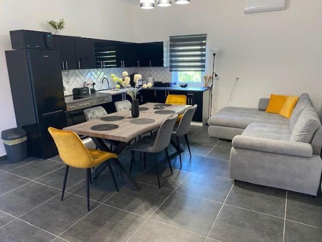 Dora Vendeghaz Apartment Letenye Ngoại thất bức ảnh
